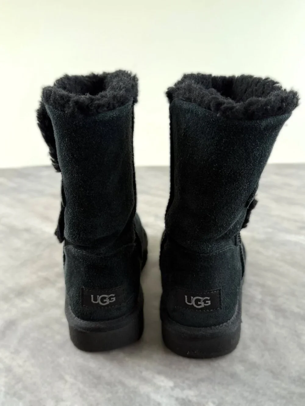 UGG Bailey Suede Ankle Boots Size 7 Black